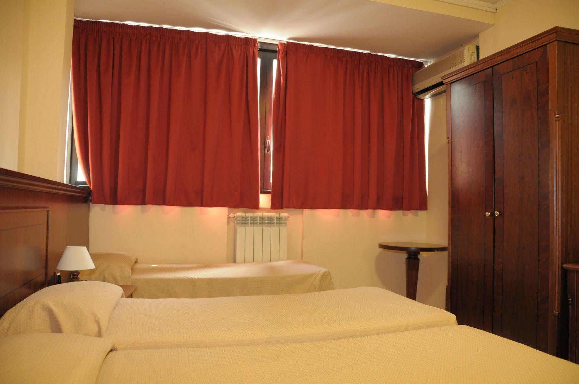 Hotel Cinecitta Roma Exterior foto